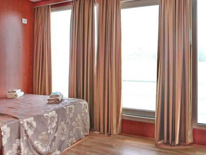 Compass River City Hotel