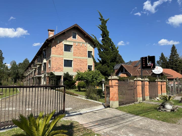 Luzzy Hotel