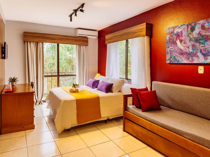 Luzzy Hotel