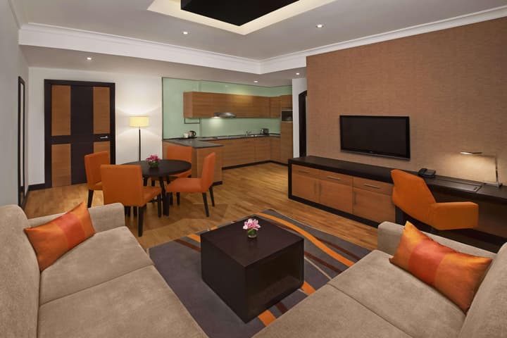 DoubleTree by Hilton Hotel & Residences Dubai Al B