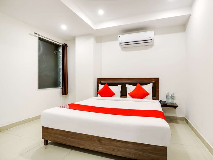 OYO KEY ROOMS TILAK NAGAR