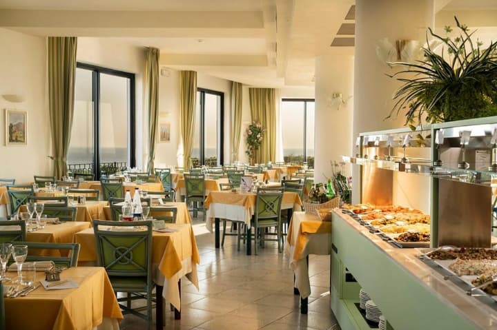 HOTEL TERME ROYAL PALM