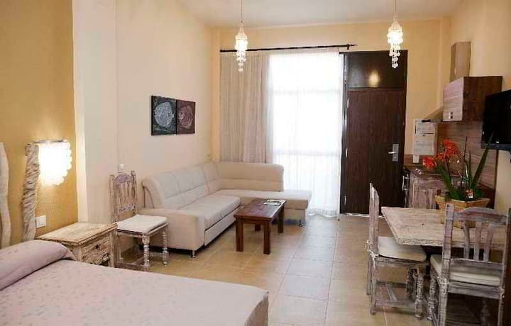 APARTAMENTOS ZAHARA SOL