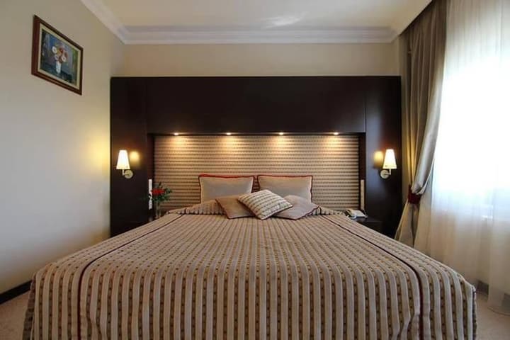 IRIS OTEL