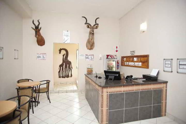 ELEPHANT LAKE INN