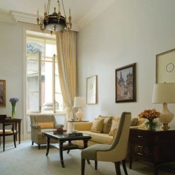 FOUR SEASONS HOTEL LION PALACE