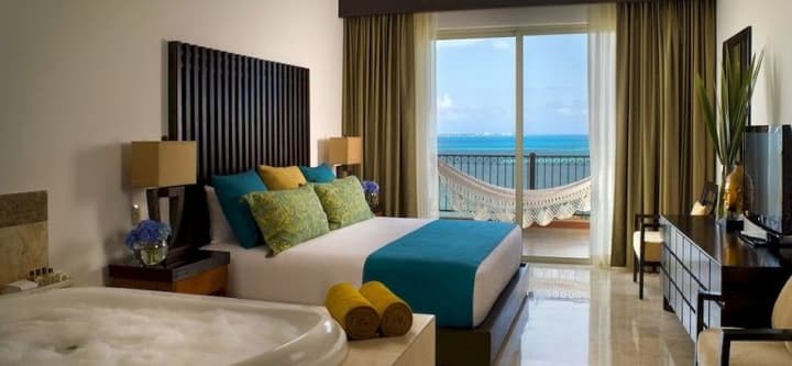 VILLA DEL PALMAR LUXURY RESIDENCES