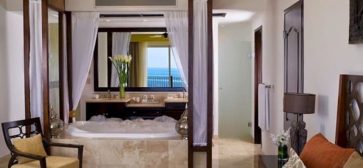 VILLA DEL PALMAR LUXURY RESIDENCES