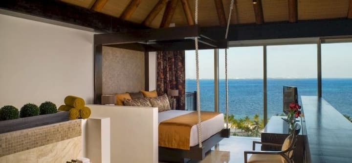 VILLA DEL PALMAR LUXURY RESIDENCES