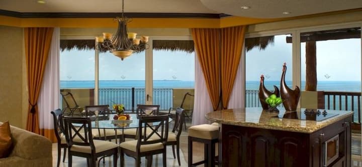 VILLA DEL PALMAR LUXURY RESIDENCES