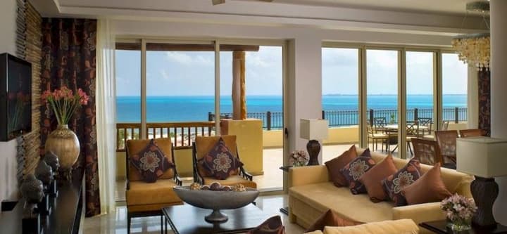 VILLA DEL PALMAR LUXURY RESIDENCES