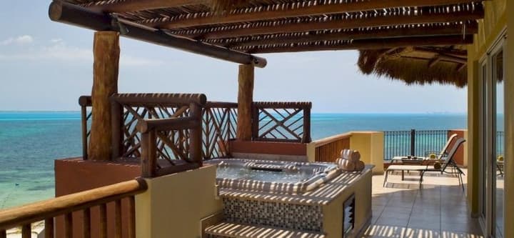 VILLA DEL PALMAR LUXURY RESIDENCES