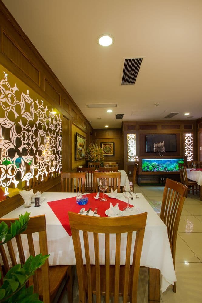 EMERALD HOTEL HANOI