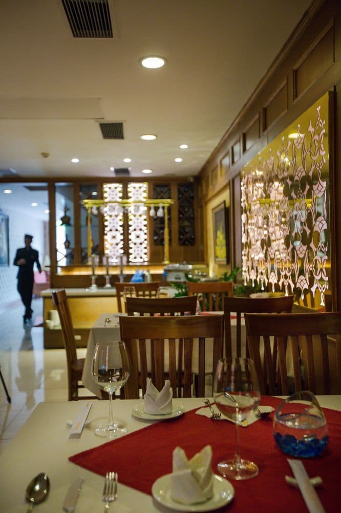 EMERALD HOTEL HANOI