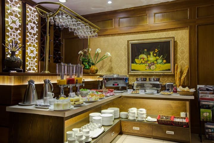 EMERALD HOTEL HANOI