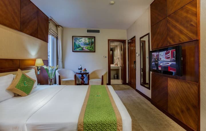 EMERALD HOTEL HANOI