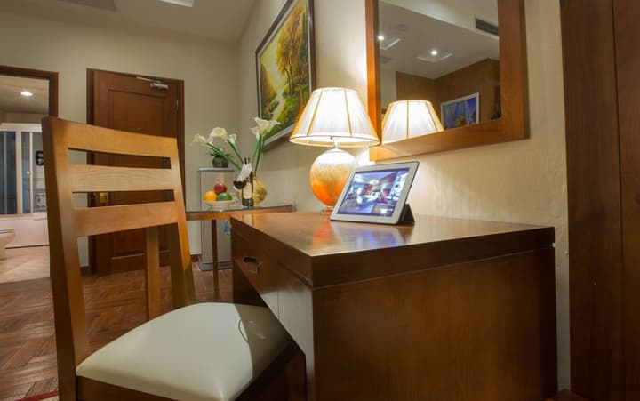 EMERALD HOTEL HANOI
