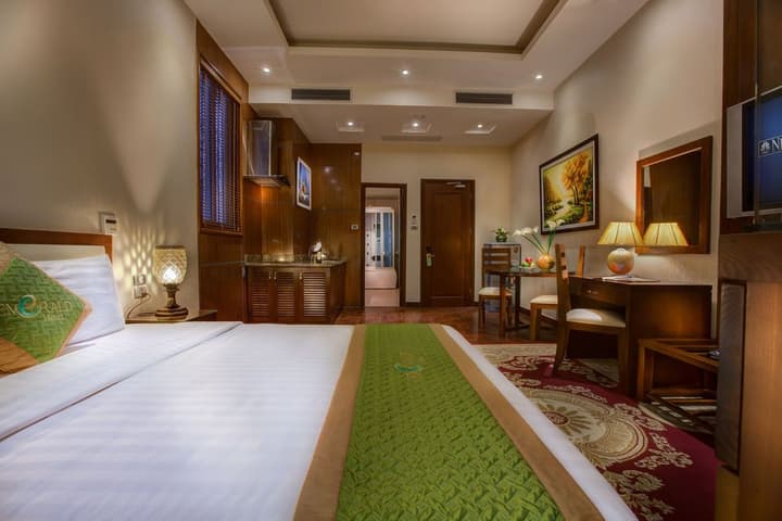 EMERALD HOTEL HANOI