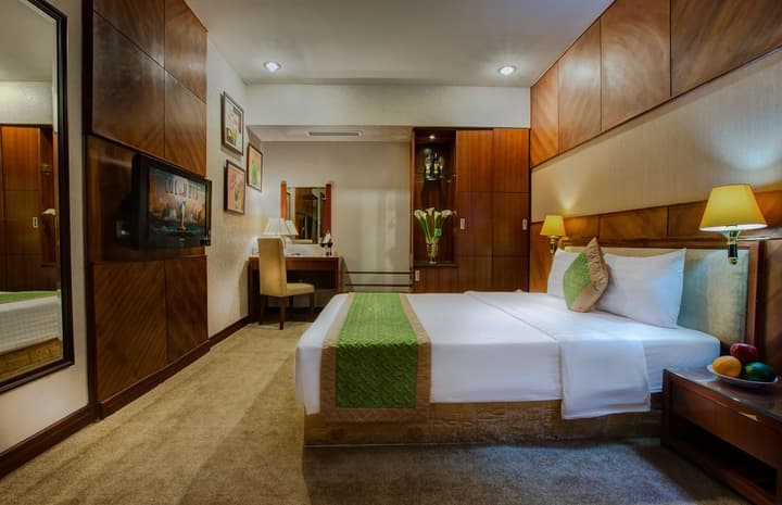 EMERALD HOTEL HANOI