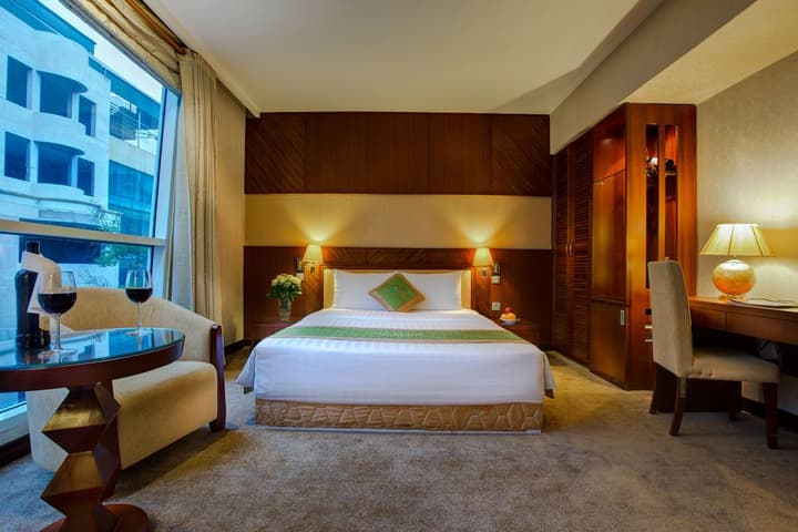 EMERALD HOTEL HANOI