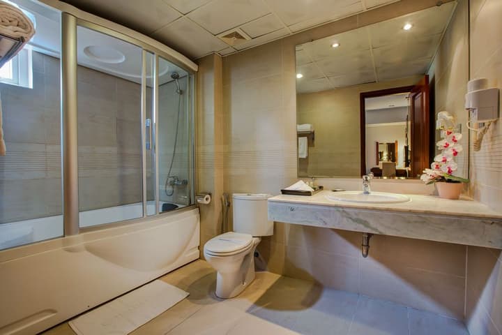 EMERALD HOTEL HANOI