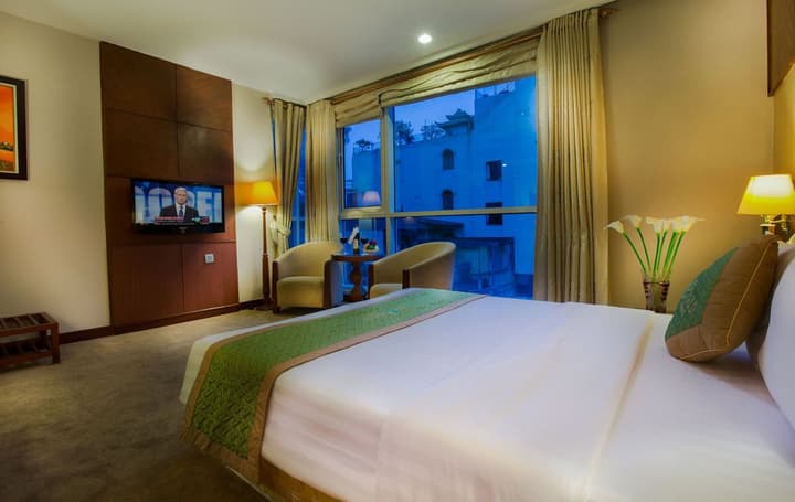 EMERALD HOTEL HANOI