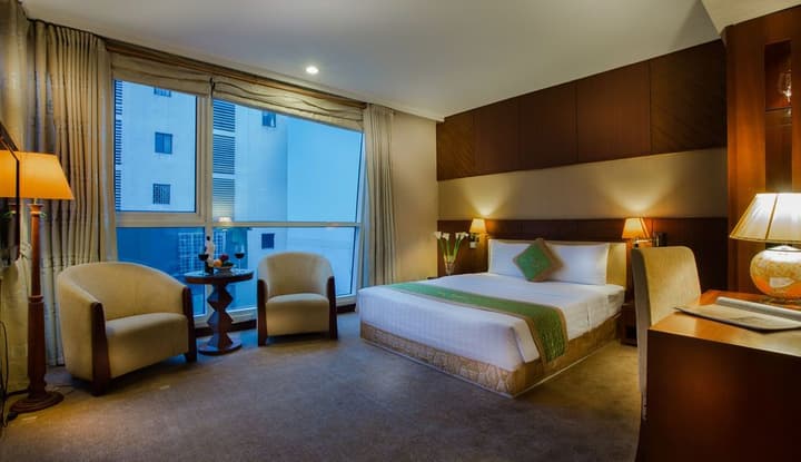 EMERALD HOTEL HANOI