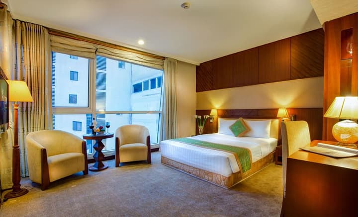 EMERALD HOTEL HANOI
