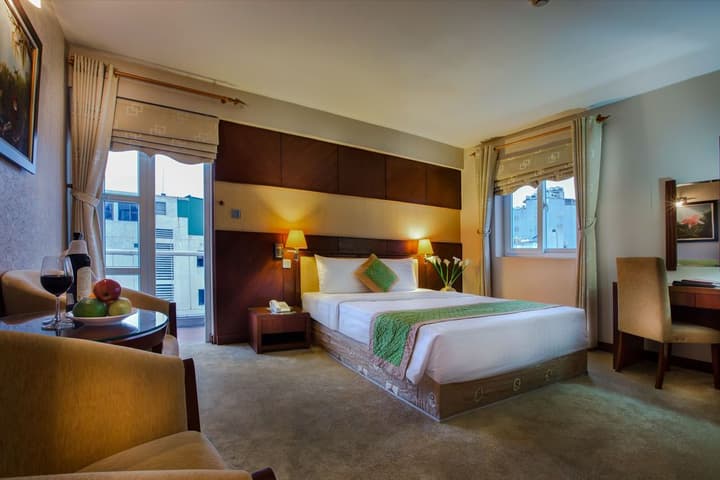 EMERALD HOTEL HANOI