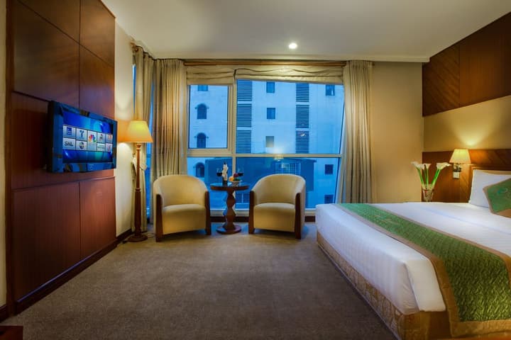 EMERALD HOTEL HANOI