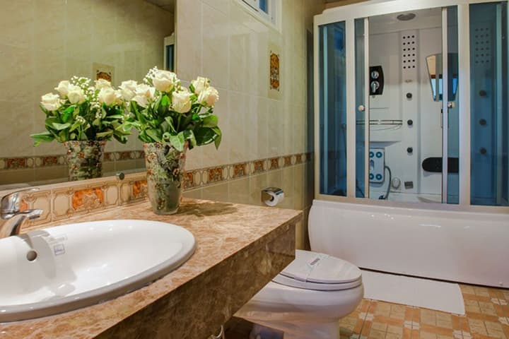 EMERALD HOTEL HANOI