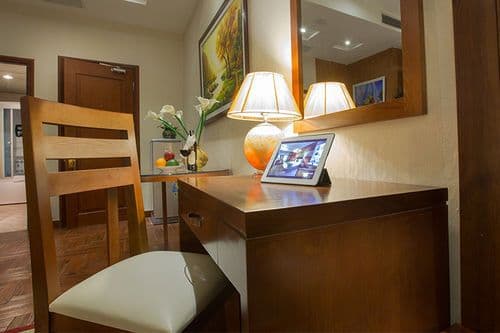EMERALD HOTEL HANOI