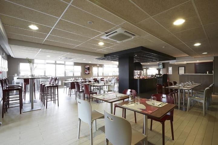 KYRIAD LE BLANC MESNIL