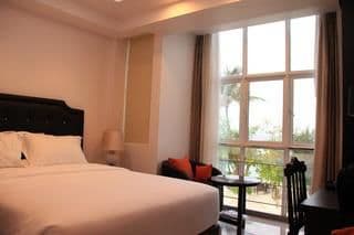 RIVETHI BEACH (RB) HOTEL