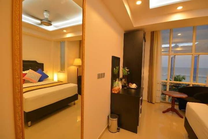 RIVETHI BEACH (RB) HOTEL