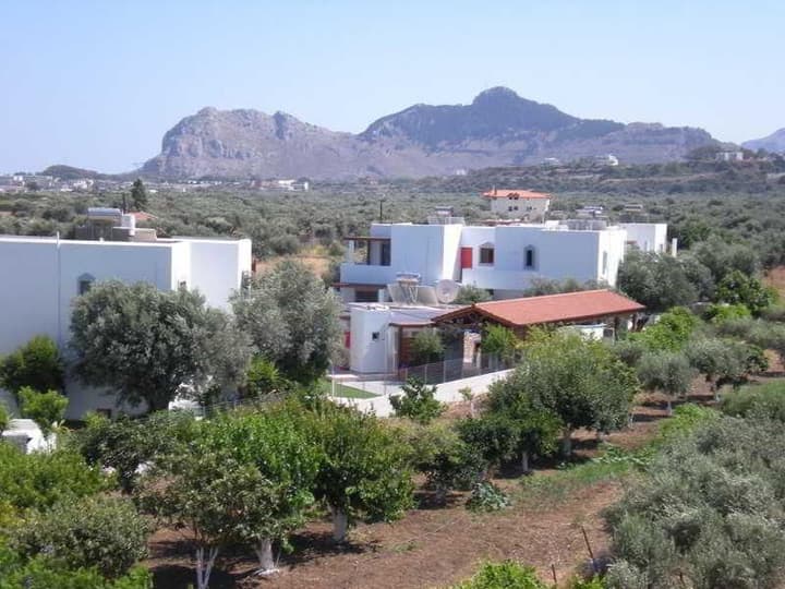TRIANTAFILLAS APPARTMENTS