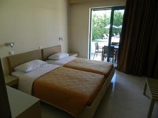 TRIANTAFILLAS APPARTMENTS