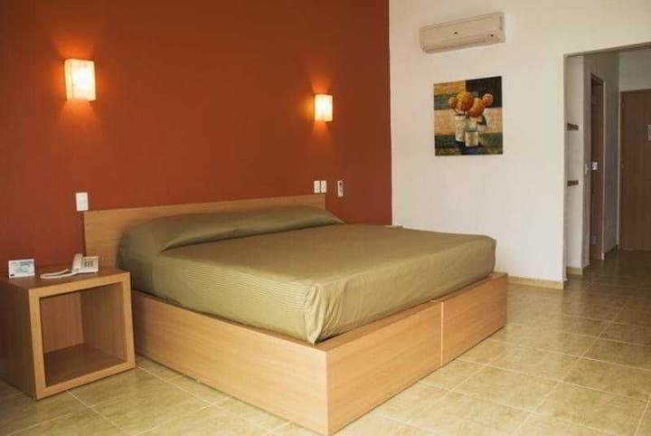 LA ISLA HUATULCO & BEACH CLUB