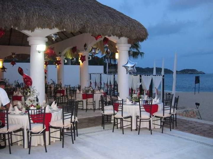 LA ISLA HUATULCO & BEACH CLUB