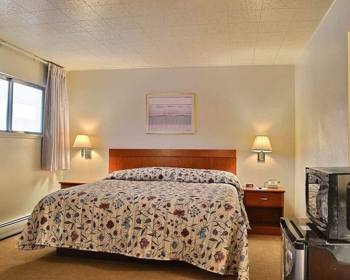 RODEWAY INN