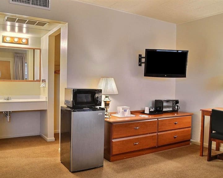 RODEWAY INN