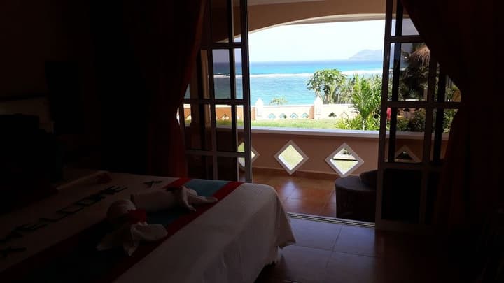 AU FOND DE MER VIEW