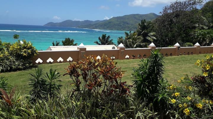AU FOND DE MER VIEW
