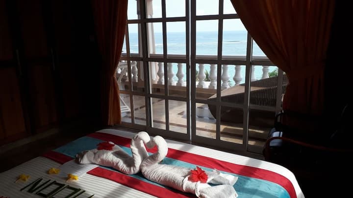 AU FOND DE MER VIEW