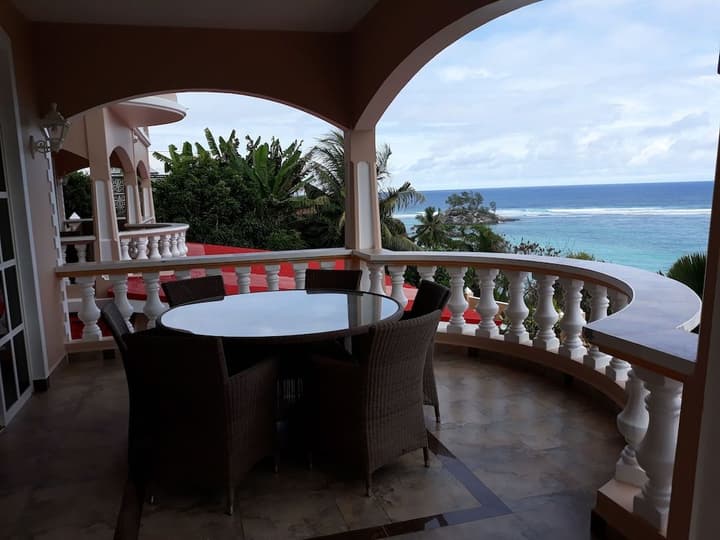 AU FOND DE MER VIEW