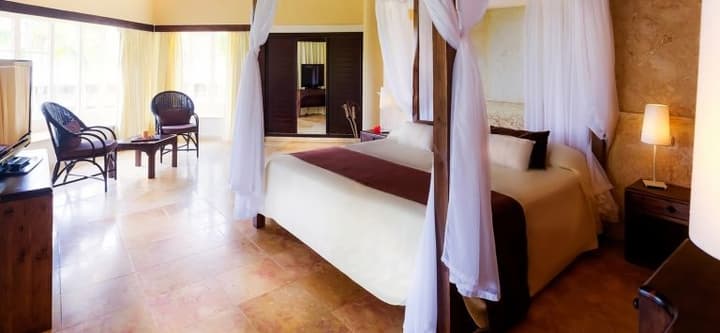 SIRENIS COCOTAL BEACH RESORT CASINO & AQUAGAMES