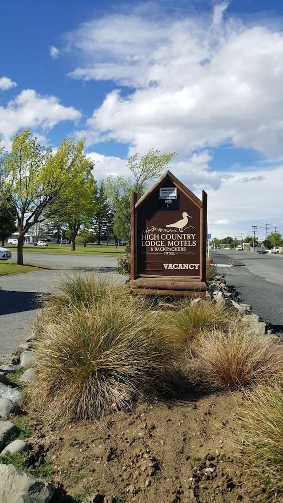 HIGH COUNTRY MOTEL AND BACKPACKERS