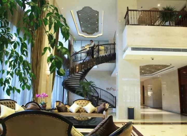 TITAN CENTRAL PARK HOTEL