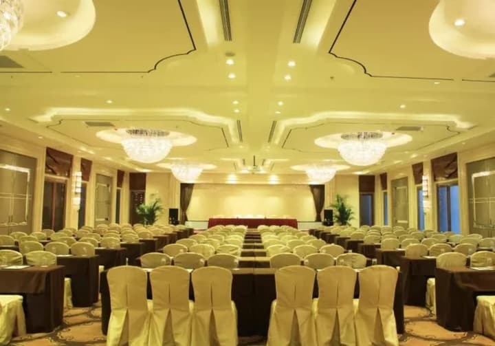 TITAN CENTRAL PARK HOTEL