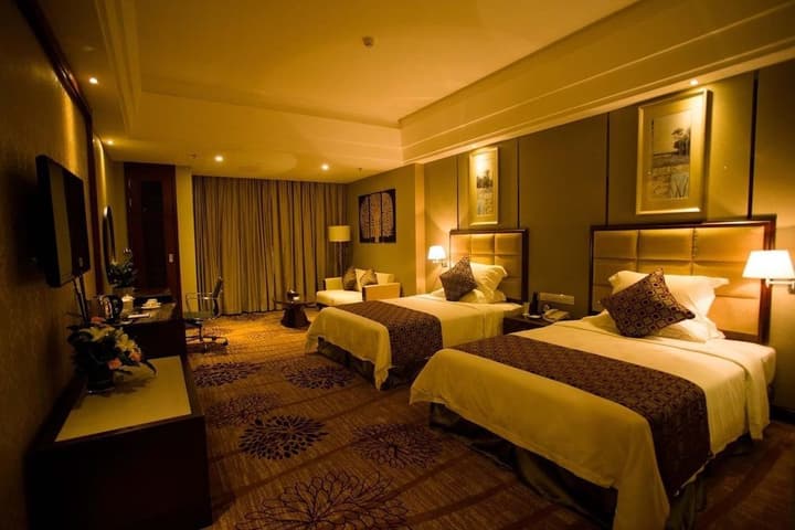 COUNTRY GARDEN PHOENIX HOTEL